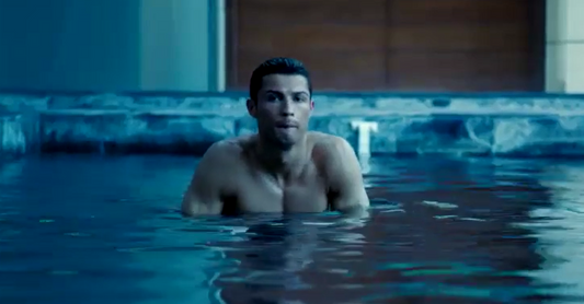 ENTRENAMIENTO DE CRISTIANO RONALDO EN PISCINA CON POOLBIKING